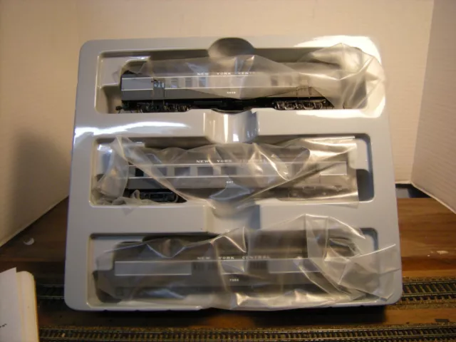 Athearn RTR HO,  New York Central, NYC, Heavyweight Arch Roof Passenger Car Set