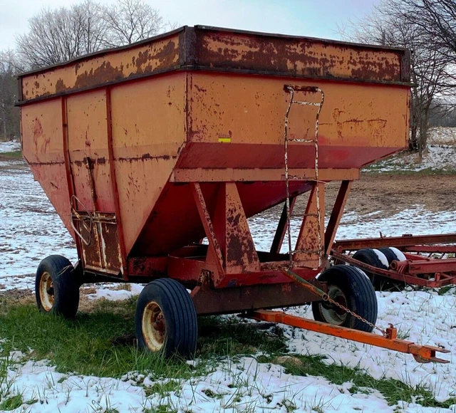 Gravity Wagon 250bu...12'x7.5'x9'...Located in Northern IL