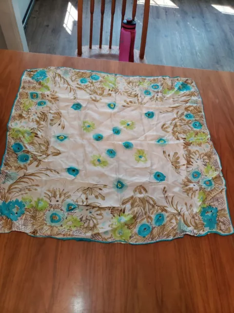 BEAUTIFUL VINTAGE LADIES SCARF  DESIGNED BY VERA, GREEN, TEAL, BROWN. Very NICE