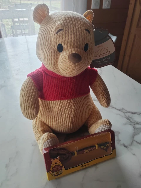 Peluche Winnie l'Ourson Noël Disney Store cadeau For Pooh 28 cm
