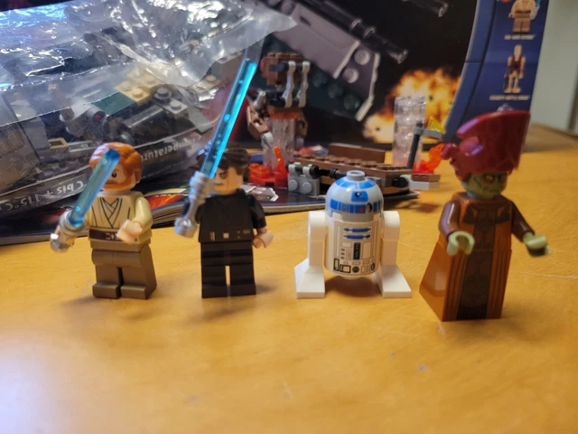 LEGO STAR WARS 9494 Anakin's Jedi Interceptor - vaisseau spatial - avion - avec BA EUR 25,00 