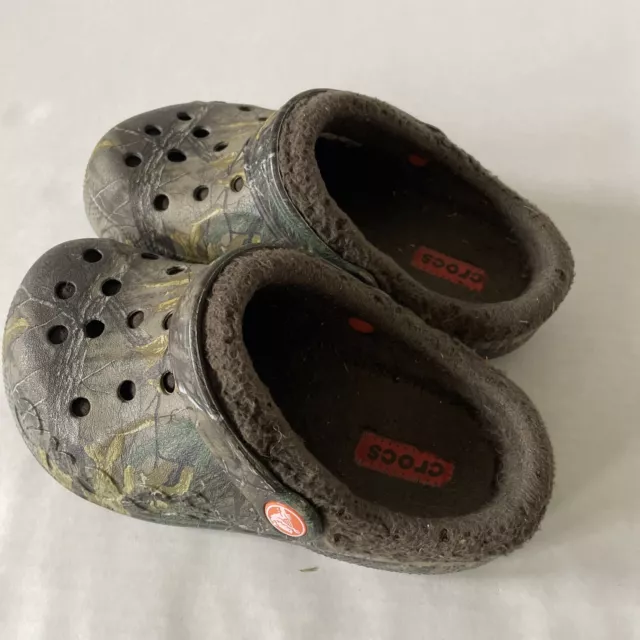 Crocs Dual Comfort Real Tree Camo Fur Lined Slip On Junior Size 3 Clogs