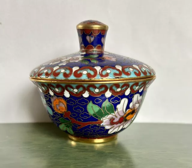 Cloisonné Deckel-Dose, Japan um 1900, Emaille auf Kupfer, 7,5x7,5cm, Antik