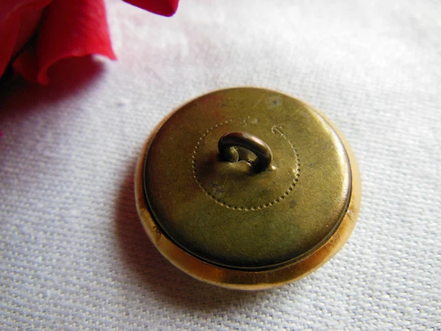 Bouton ancien en metal doré travaillé spirale gros  2,6 cm G12S 3