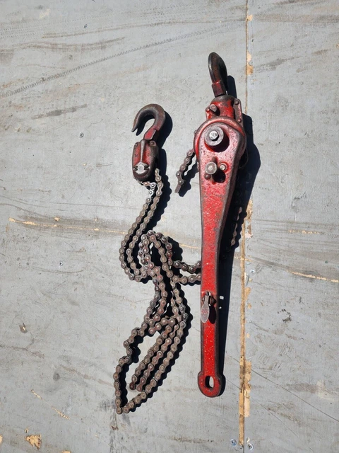 Coffing Model A-1 Ratchet Lever Hoist 1 Chain 3/4 TON 2 Chains 1 1/2 TON Cap. Coffing Model A-1 Ratchet Lever Hoist 1 Chain 3/4 TON 2 Chains 1 1/2 TON Cap.