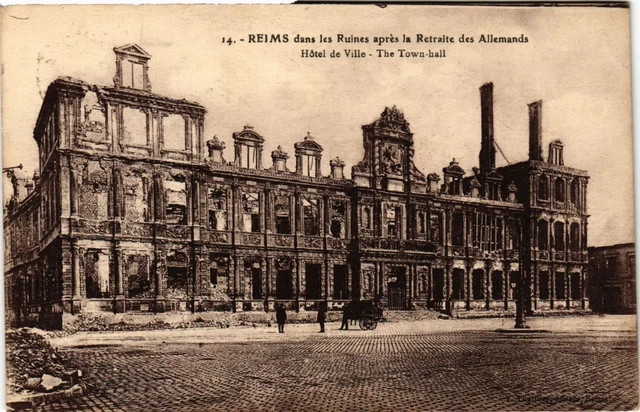 MILITARY CPA Reims in the Ruins after the Retreat of the Germans (316672)