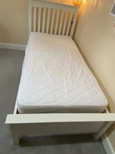 HASTINGS MARKS AND spencer Single Bed White £15.00 - PicClick UK