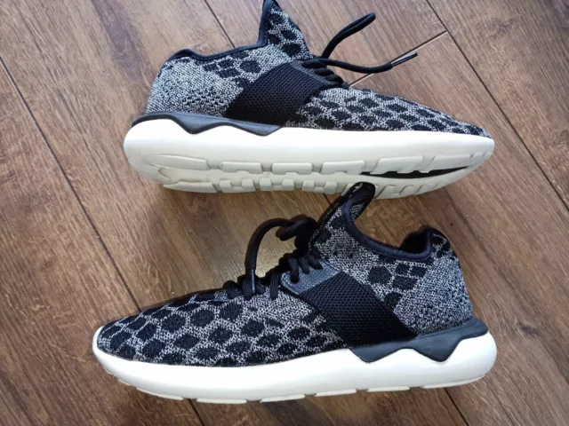 Mens Adidas Tubular Runner Primeknit (Carbon Black) Trainers In Size 8 UK