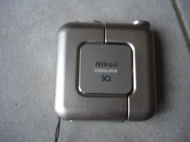 Rare Nikon Coolpix SQ - Appareil Photo Numérique Compact 2,7 MP - Full Set + Chargeur