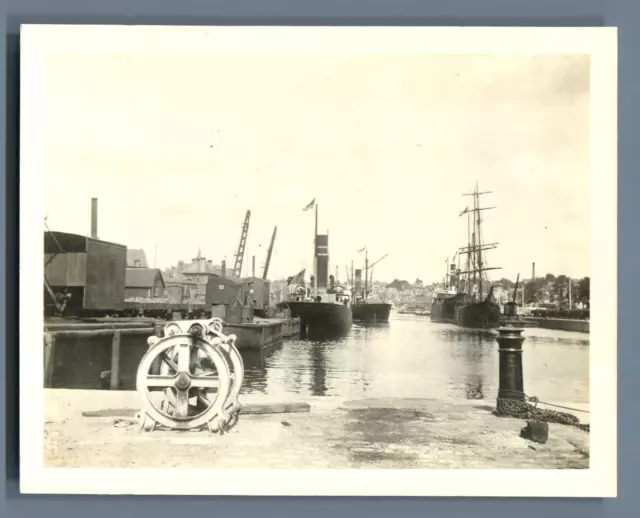 France, Port de Caen  Vintage silver print. Normandie Tirage argentique d&#039