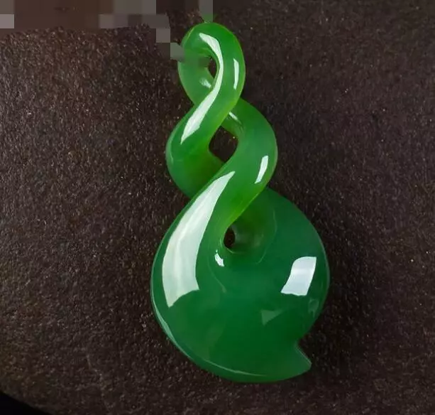 Chinese Nephrite Hand-carved Spiral Jade Pendant Natural Bright Green Jade
