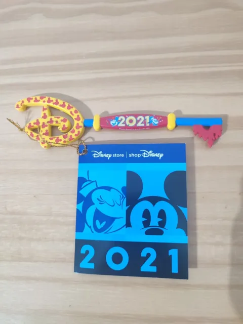 Disney Store Mickey and Minnie 2021 Opening Ceremony Key Mickey Mouse - BNWT
