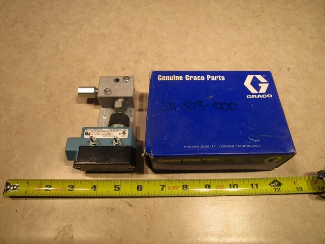 GRACO 564368 BLOWOUT FITTING w/ HONEYWELL BZE6-2RN194 MICROSWITCH, S0605