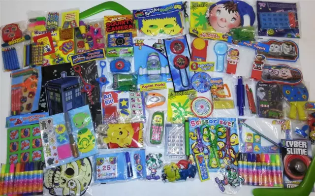 25, 50 or 100 Assorted Party Pinata Bag Fillers Kids Boys & Girls Toys Gifts