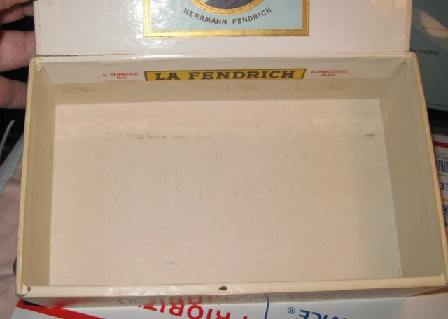 Vtg La Fendrich Favorita Cardboard CIGAR BOX G Cond FREE Shipping 3