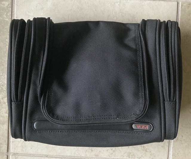 TUMI Alpha Hanging Toiletry Bag Travel Kit Black Preowned Nylon Anti-Microbial