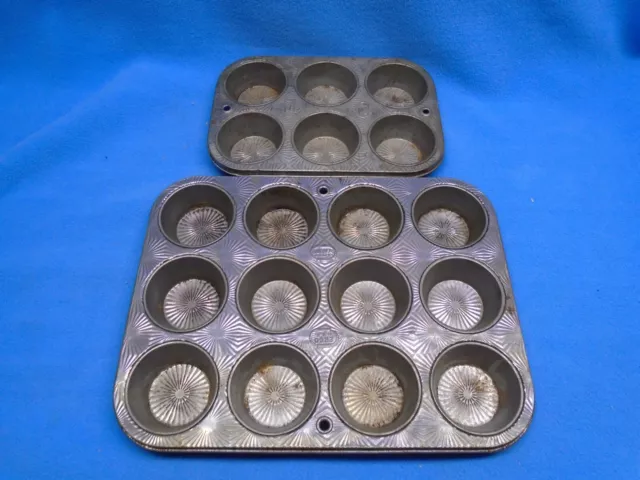 https://www.picclickimg.com/TU0AAOSwouRlOxyx/Vintage-Pair-Ekco-Ovenex-Starburst-Muffin-Tin.webp