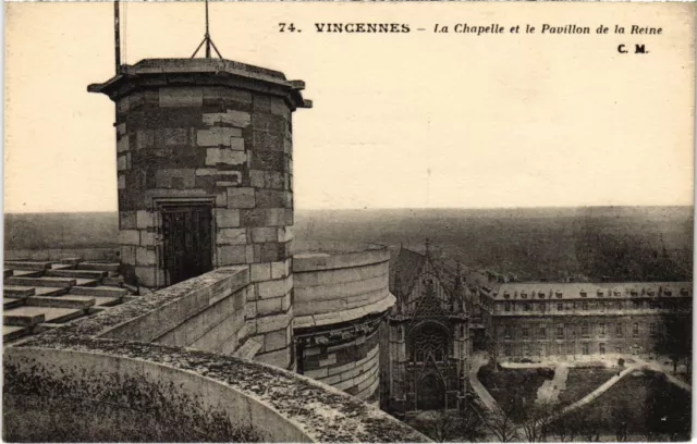 CPA Vincennes Chapelle et le Pavillon de la Reine (1347407)