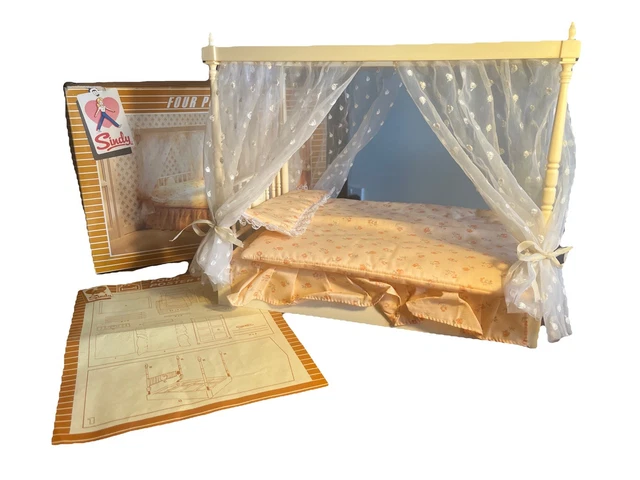 A boxed 1977 blonde Pedigree Royal Occasion Sindy doll, with blonde