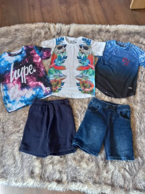 Boys Summer Holiday Bundle Tshirts And Shorts Age 7-8 Years.