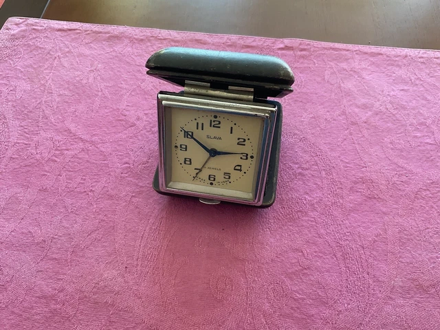 Reloj siglo pasado (1960)  funciona bien