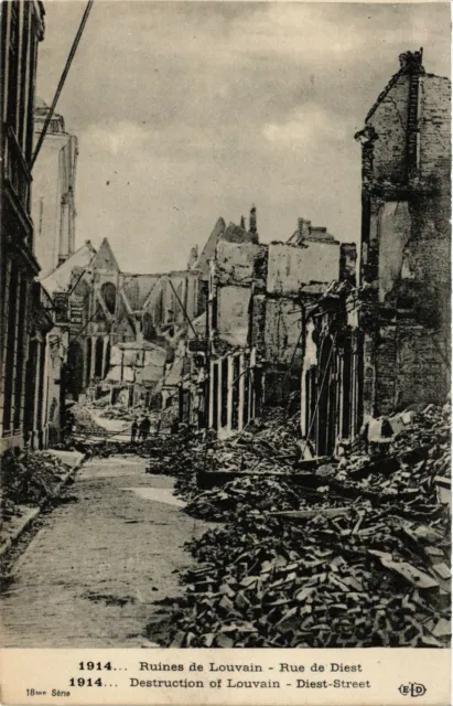 CPA AK Militaire Ruines de Louvain - Rue de Diest (361945)