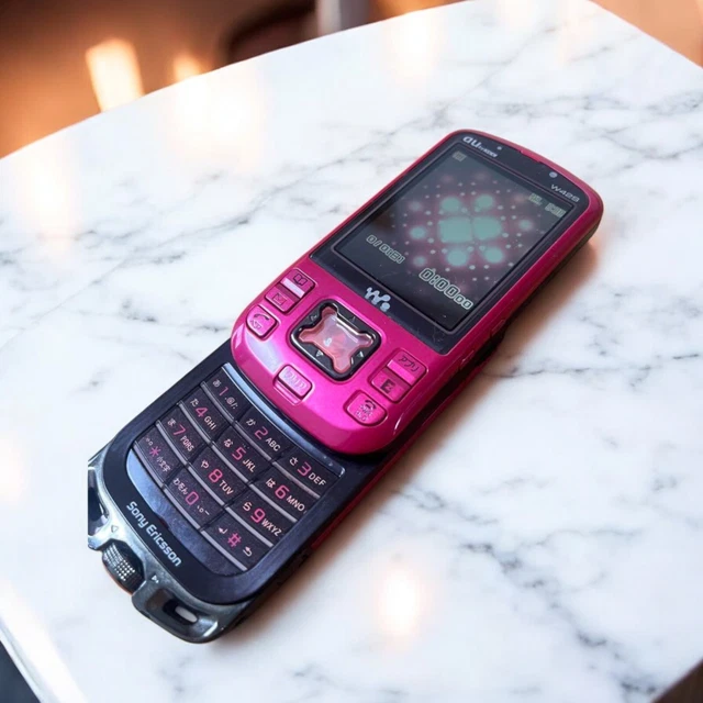 Sony au ガラケー Ericsson W42S ホワイト ☆ジャンク品☆au W42S プリズムホワイト☆携帯電話 ソニー