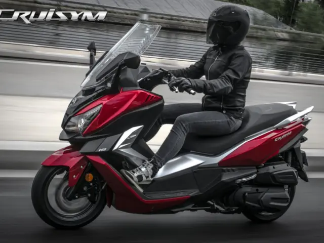 Sym CRUISYM 125. Great style and learner legal scooter,low rate finance.
