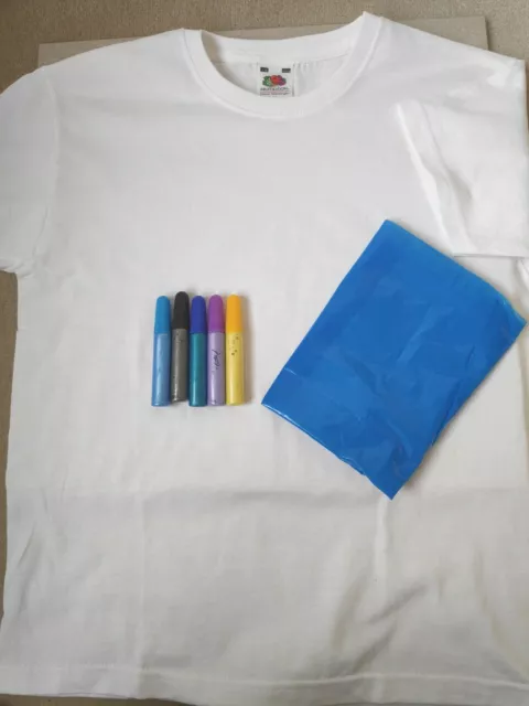 Children’s Art & Craft, T-shirt/Bag with Fabric Paints and an Apron set