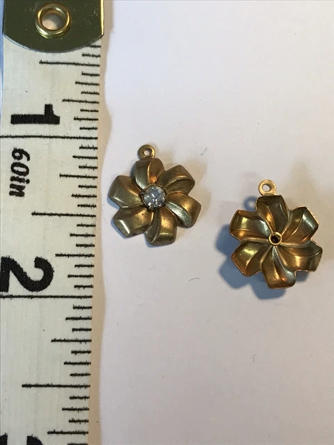 1 Vintage Brass Banana Bob FLOWER Finding/Charm/Connector w/ Crystal Rhinestones