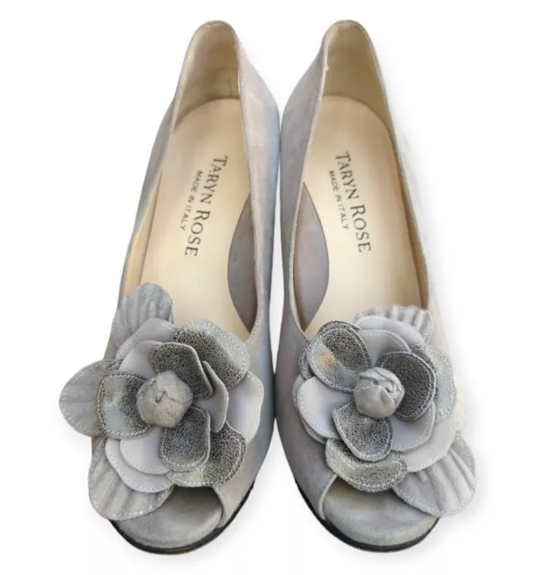 Taryn Rose Gray Flower Suede Pumps Peep Toe Chunky Heel Leather Rose Heels 37...