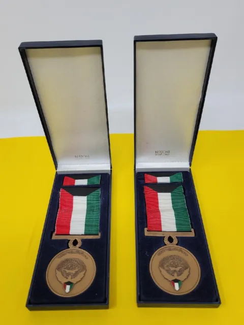 Two Vintage 1991 Liberation of Kuwait Medal Iraq Gulf War Desert Storm Military