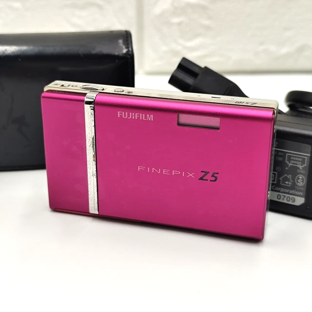 FUJIFILM FINEPIX Z5 Pink Digital Camera Compact Japan Tested
