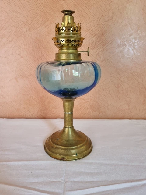 Lampe à Pétrole Vintage Verre Bleu Laiton Effet Marbre - Ancienne, Décoration, Collection