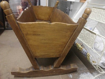 Ancien Berceau A Bascule En Bois Pour Bebe Xixe Eur 25 00 Picclick Fr