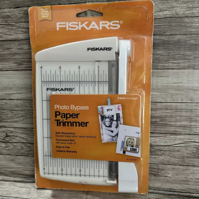 Fiskars Photo Bypass Trimmer - Self-Sharpening Steel Blade - 6 Inch - #195950