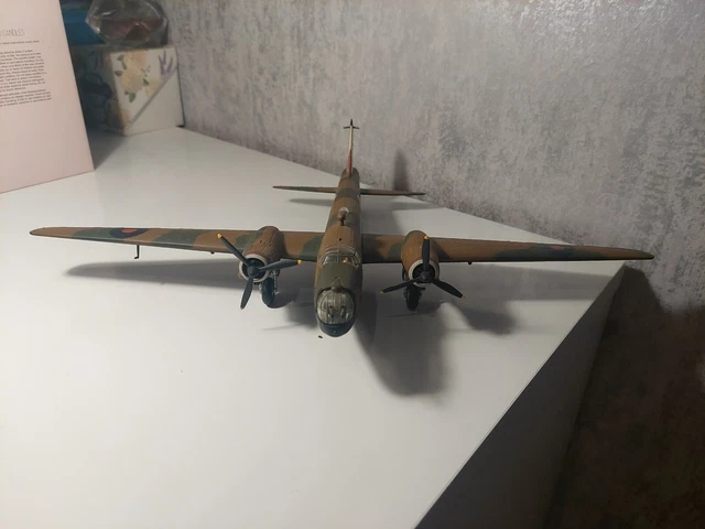 Corgi 1/72 scale diecast AA34801 Vickers Wellington MK1.A RAF Honnington 1939