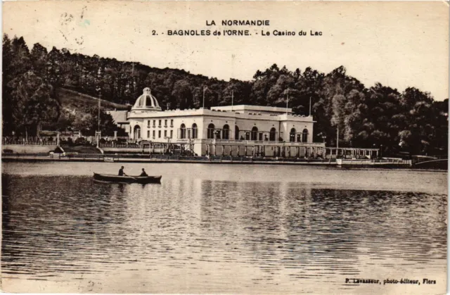 CPA La Normandie - BAGNOLES-de-l'ORNE - Le Casino du Lac (435531)
