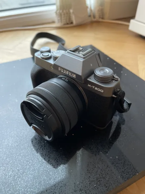 Fujifilm X-T200 Compact Mirrorless Camera with 15-45mm XC Lens, 24.2MP