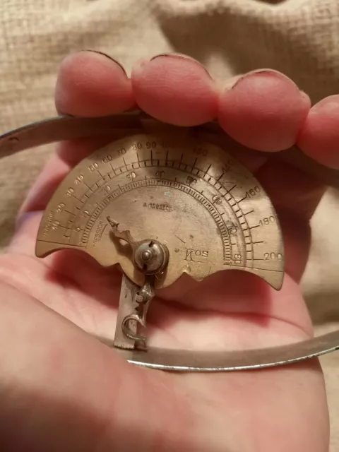 Antikes Dynamometer mechanisches Kraftmessgerät