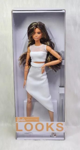 Mattel Barbie Signature Barbie Looks Doll Brunette Wavy Hair # 1 2021 #‎GTD89 #4