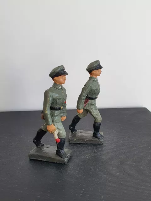 2 Elastolin Lineol Soldaten Arbeitsmann Marsch Wehrmacht Militär II. WK Masse