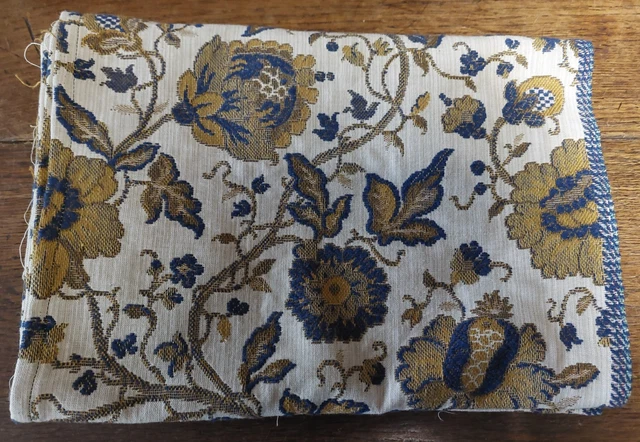 Coupon Tissu Métis Imprimé Fleurs – Broderie Au Point De Croix, Coton Mouliné Pour Coussin Et KDO