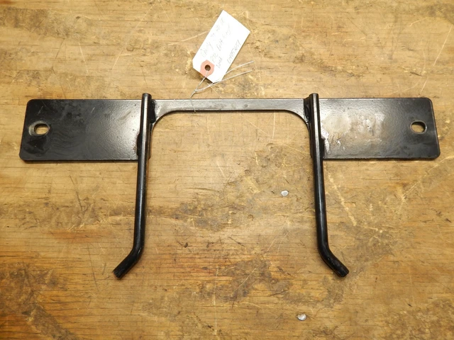 Gravely ZT HD 60" Zero Turn- PTO Belt Finger Weld 04053651