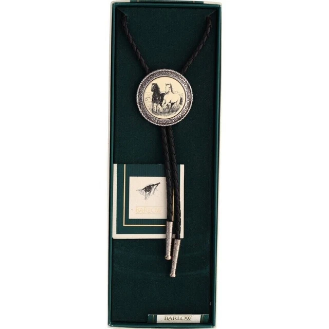 Nuovo Barlow Simil Avorio Scrimshaw Western Horse Stallone NOS Vintage Bolo Tie