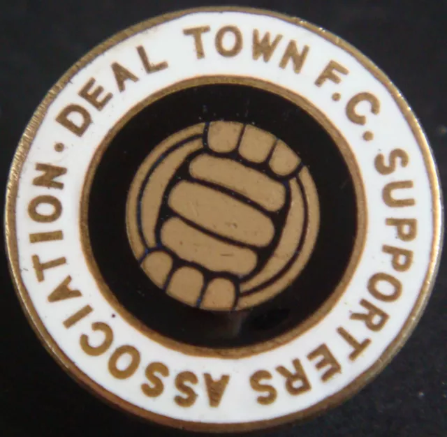 DEAL TOWN FC Vintage SUPPORTERS ASSOCIATION Badge Brooch pin In gilt 24mm Dia