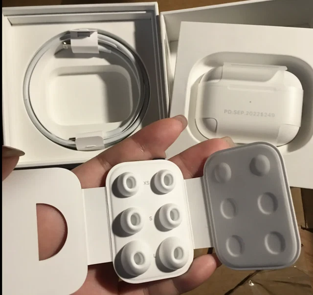 APPLE AIRPODS PRO 2nd Generation with MagSafe Wireless Charging Case