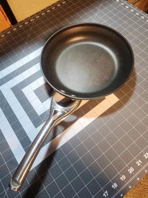 Calphalon 1390 10 Inch Skillet Aluminum Hard-Anodized Nonstick Omelet Fry Pan