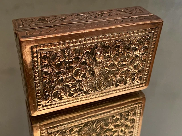 Boite rectangulaire en cuivre argenté décor richement ciselé Art Khmer Cambodge
