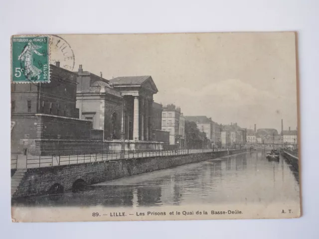CPA - LILLE (59) - Les Prisons et le Quai de la Basse-Deûle - Péniche